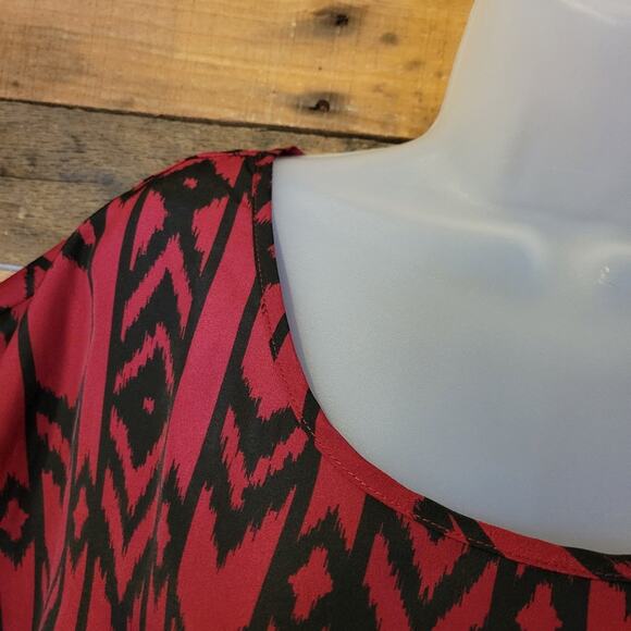 Forever 21 women's dark red & black tribal Aztec design lightweight top size 1x - Picture 3 of 9